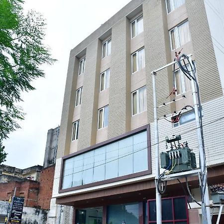 Hotel Yatharth Inn Varanasi Esterno foto