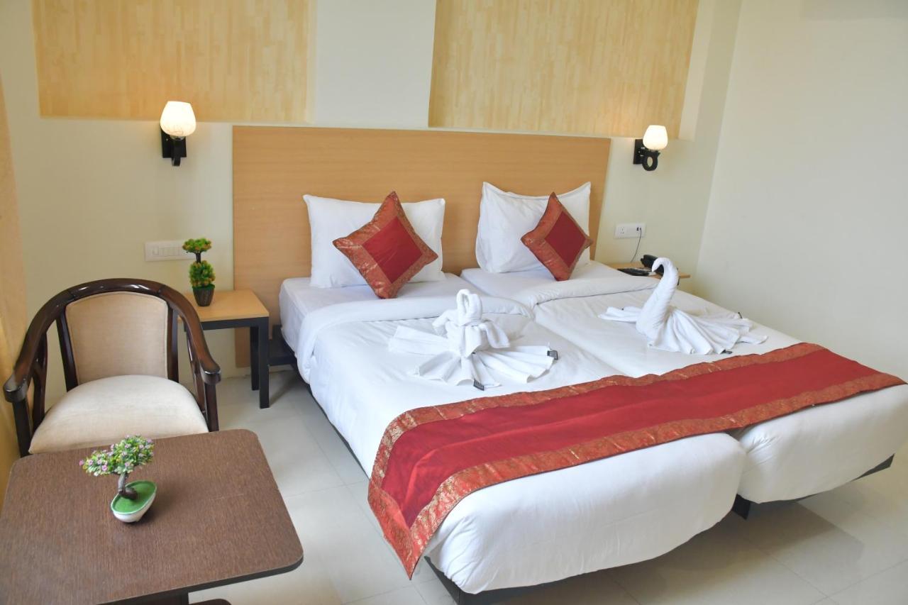 Hotel Yatharth Inn Varanasi Esterno foto