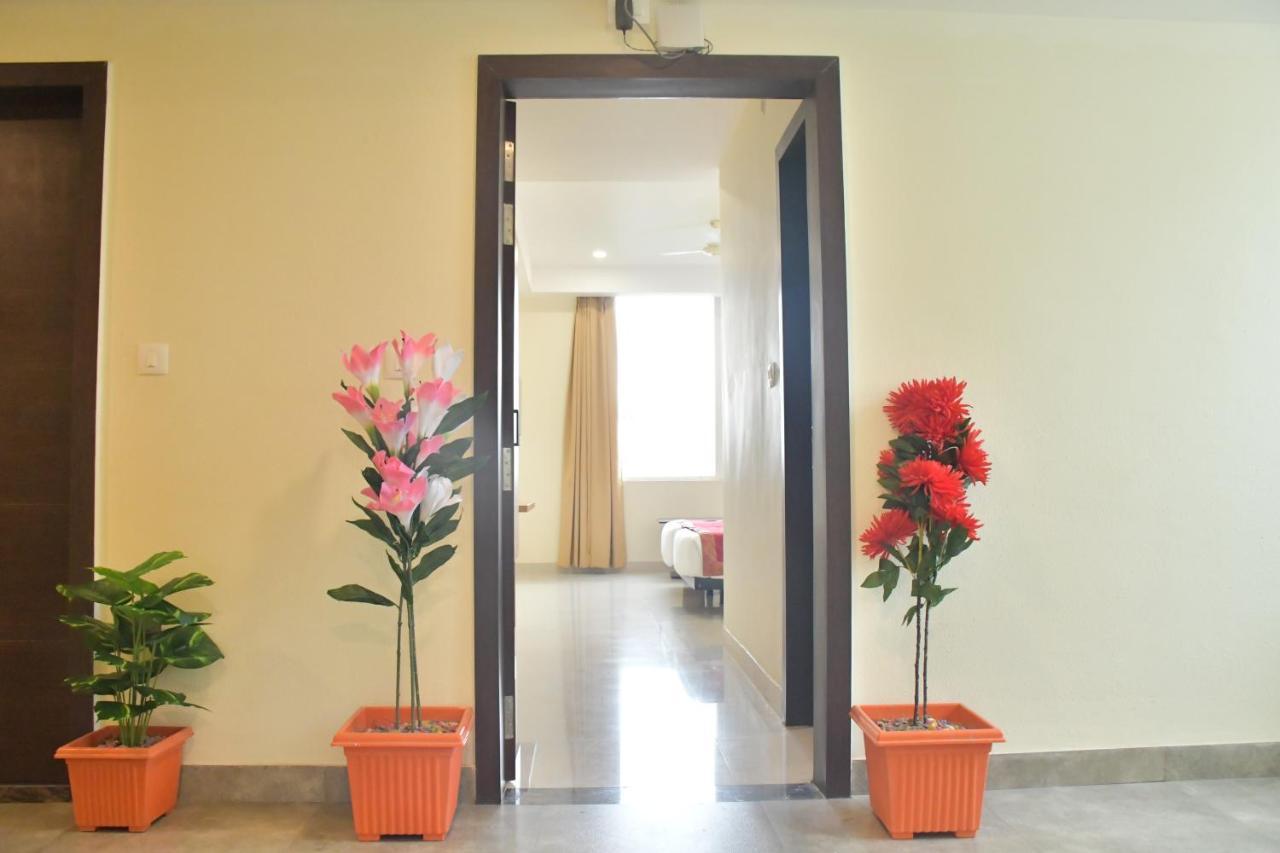 Hotel Yatharth Inn Varanasi Esterno foto