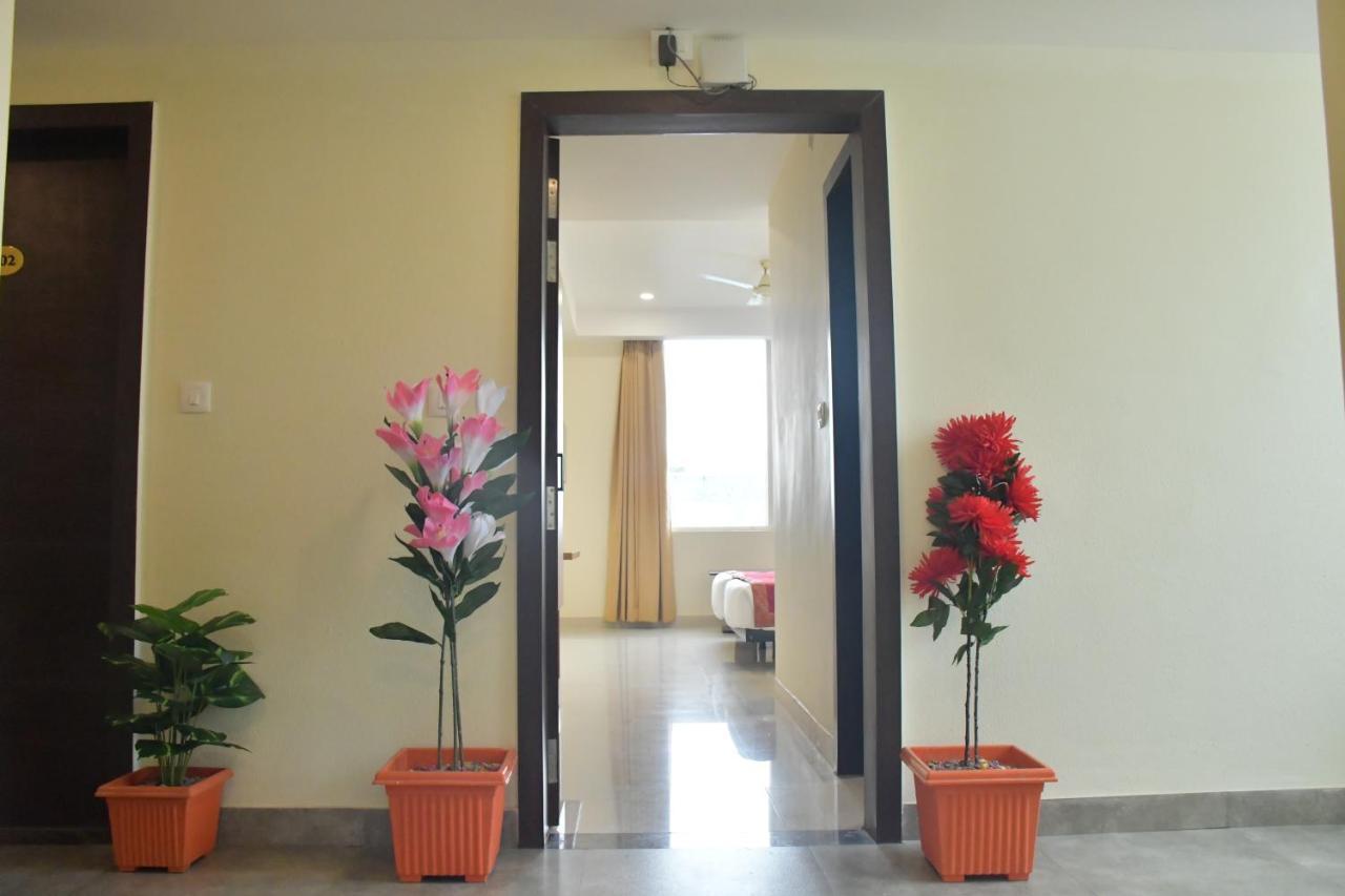 Hotel Yatharth Inn Varanasi Esterno foto