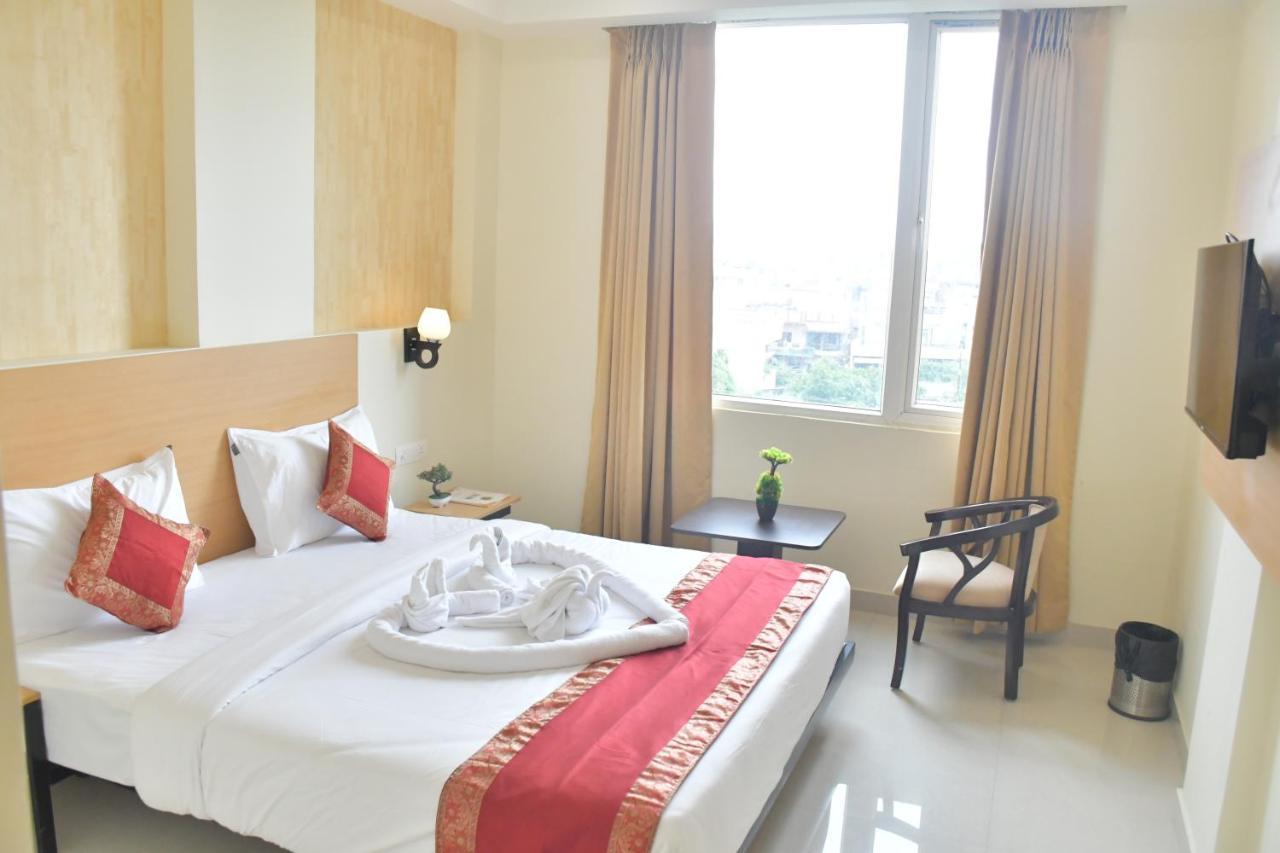 Hotel Yatharth Inn Varanasi Esterno foto