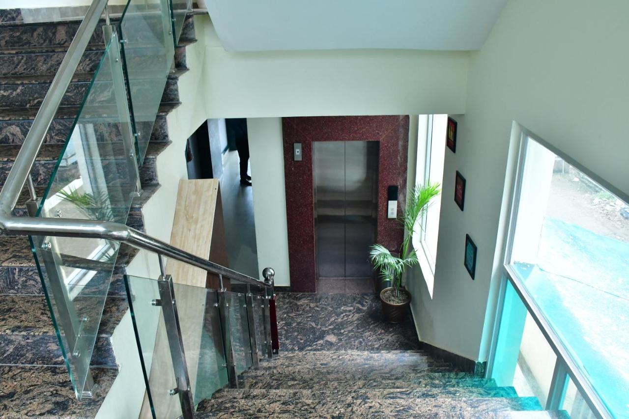 Hotel Yatharth Inn Varanasi Esterno foto