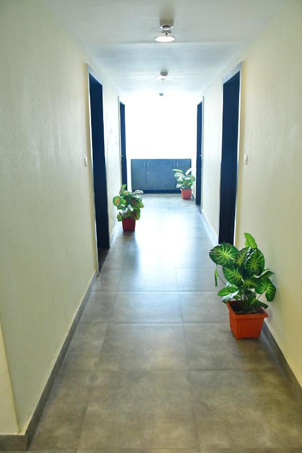 Hotel Yatharth Inn Varanasi Esterno foto