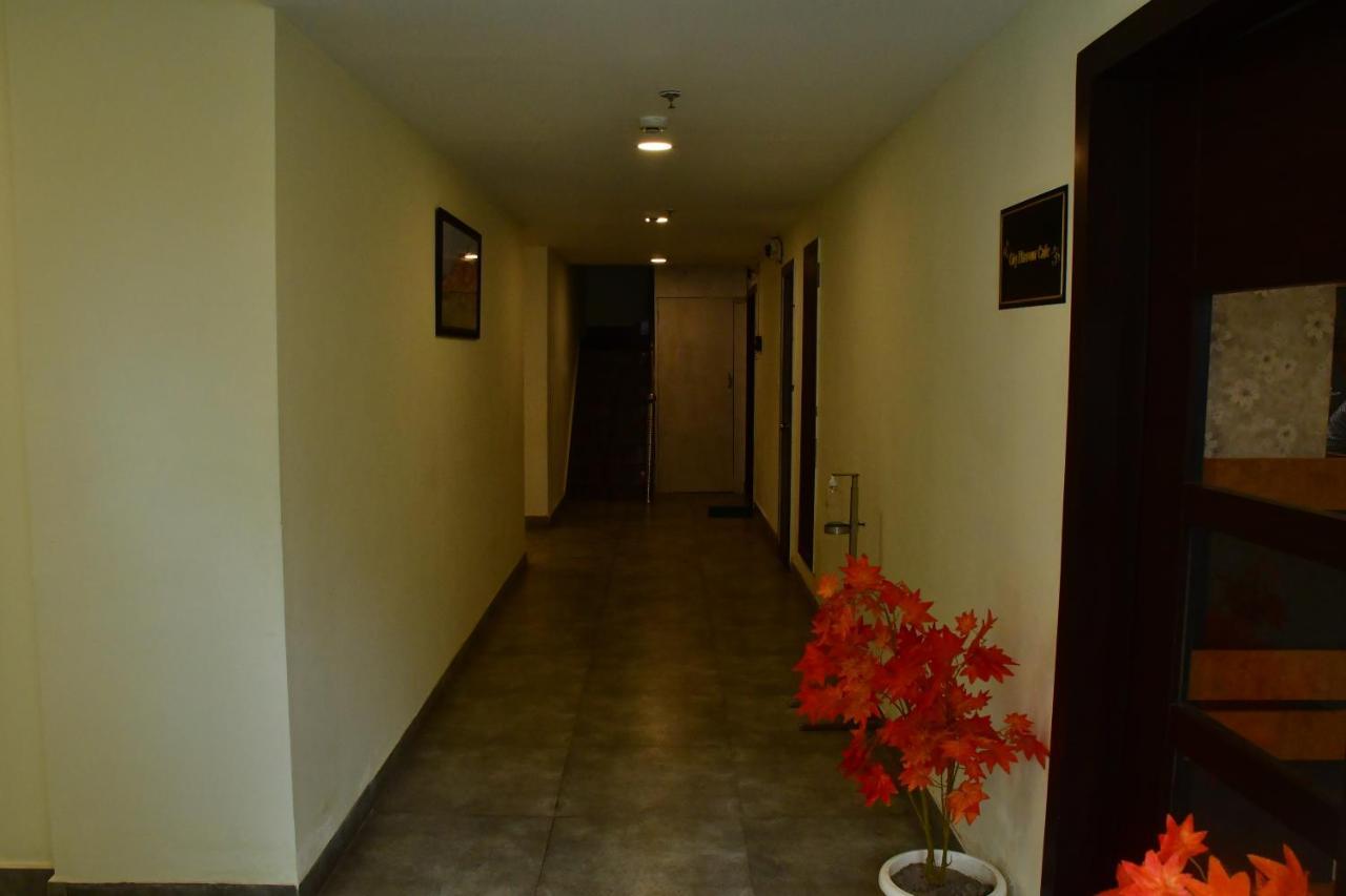 Hotel Yatharth Inn Varanasi Esterno foto