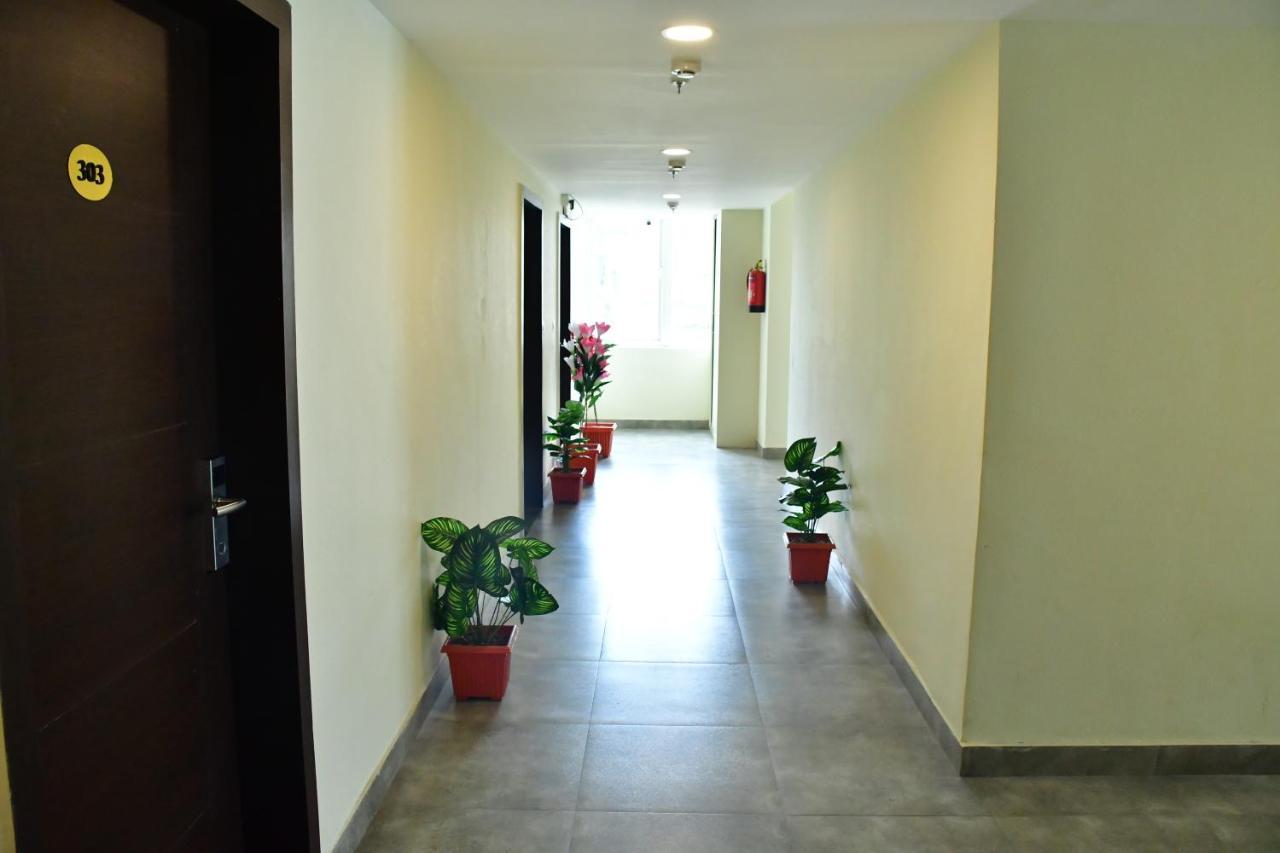 Hotel Yatharth Inn Varanasi Esterno foto