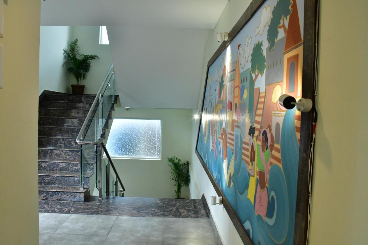 Hotel Yatharth Inn Varanasi Esterno foto