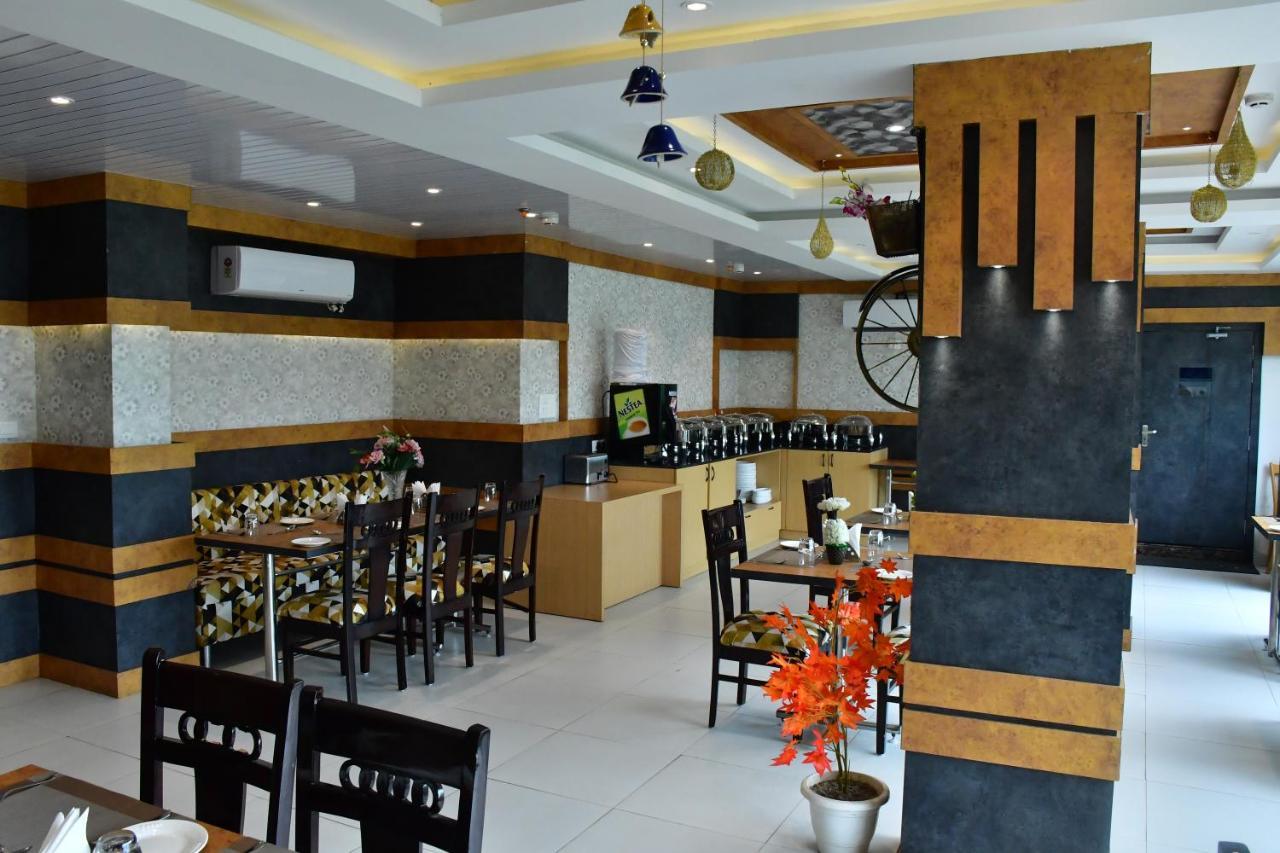 Hotel Yatharth Inn Varanasi Esterno foto
