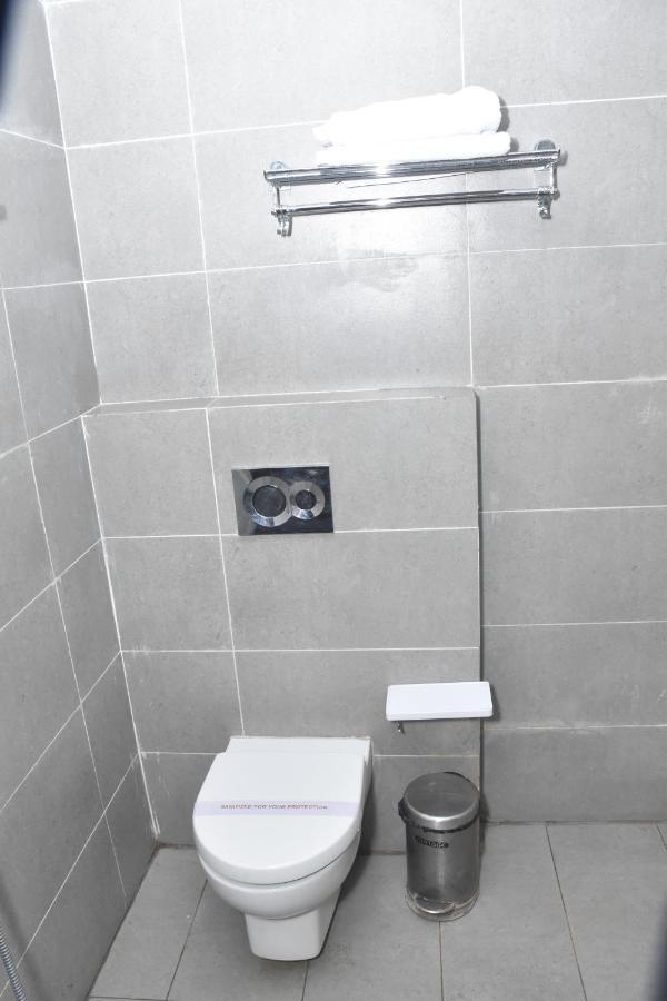 Hotel Yatharth Inn Varanasi Esterno foto